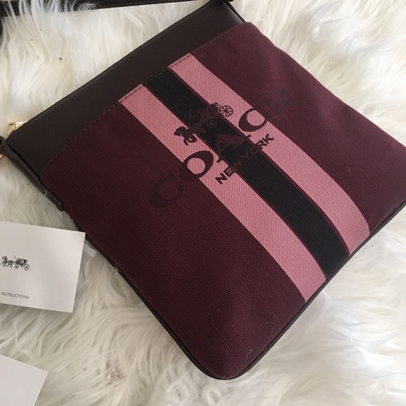 Final sale ✨COACH Kitt Horse & Carriage Messenger - Picture 5 of 8